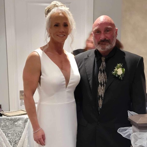 Meet your Posher, Stephanie - Picture 2 of 2